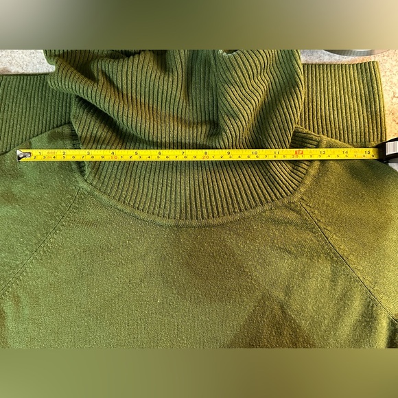 CAROLYN TAYLOR Cowlneck, Button Sleeve, Long Length Sweater, Green - Picture 5 of 11